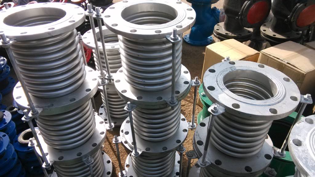 拉萨波纹补偿器