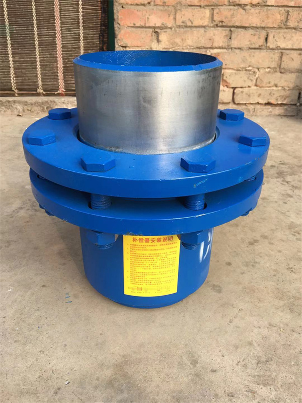 热力管道多长加补偿器