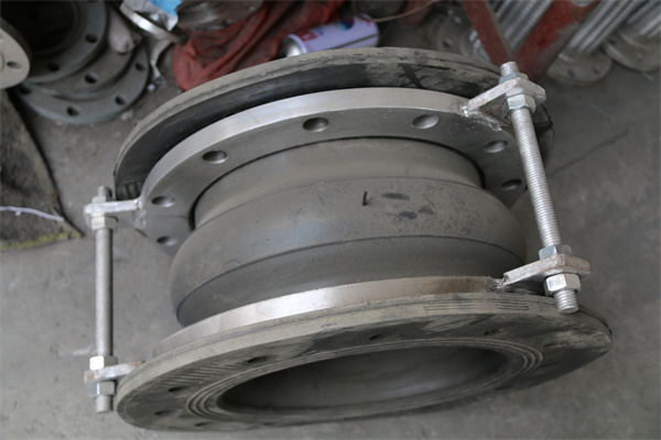 可曲挠橡胶软接头怎么接