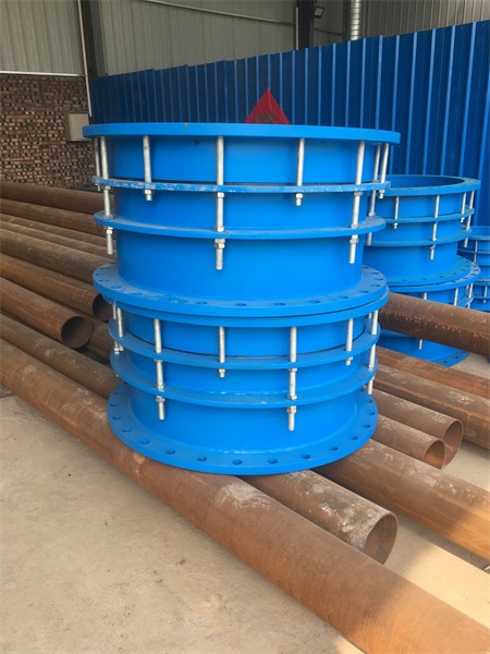 热水管道多少米加一个伸缩器