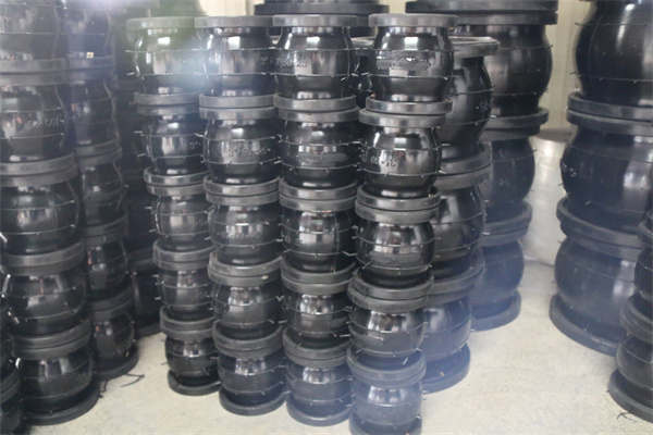 新疆可曲挠单球橡胶接头